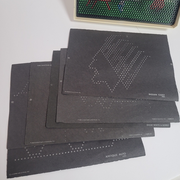 Vintage 1967 Hasboro Lite Brite - Picture 4 of 12